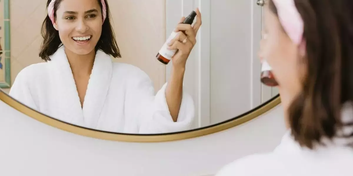 Il Labirinto dei Sieri Cosmetici: Promesse, Scienza e Marketing nell'Industria della Bellezza