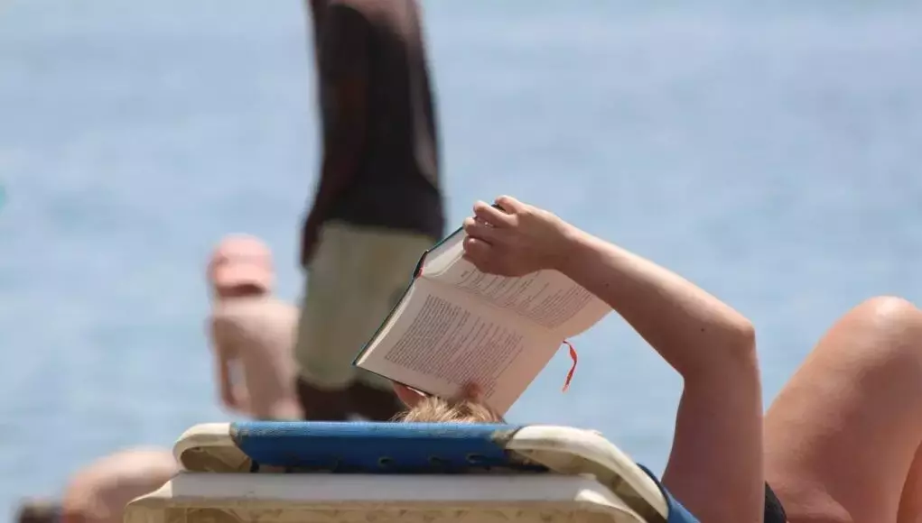Consigli di Lettura Contro il Caldo Estivo