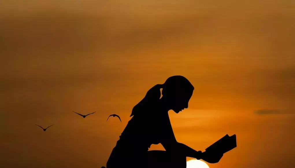 Consigli di Lettura Estivi: Le Proposte Finali della Stagione Radiofonica
