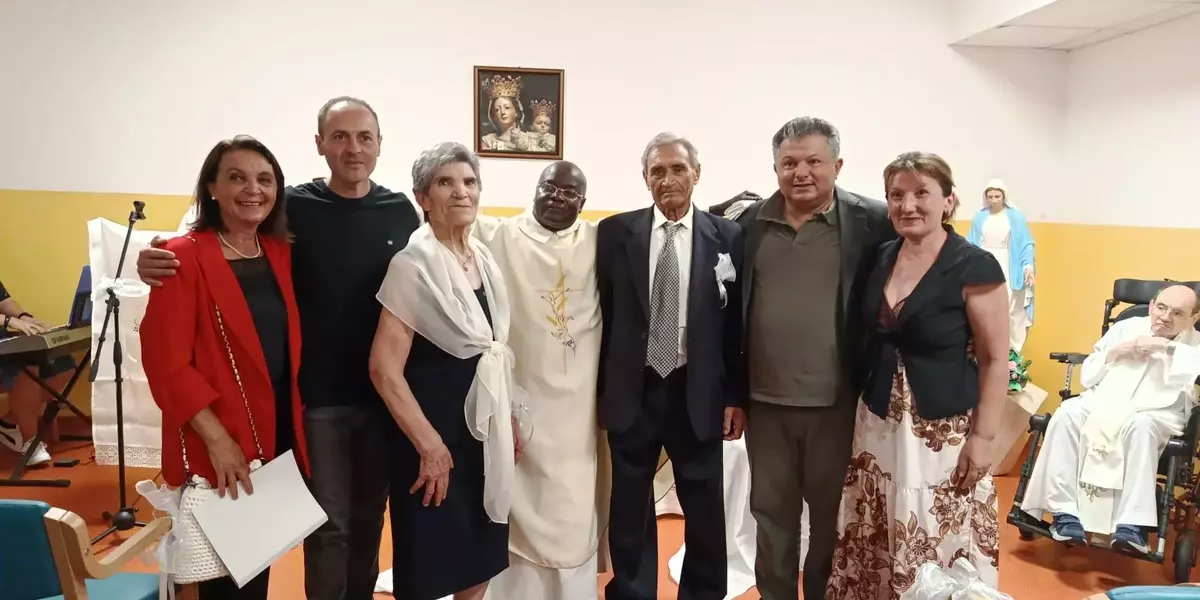 Sessanta Anni d'Amore: Le Nozze di Diamante di Nicolina e Nicola Celebrano la Vita alla RSA Villa Donatello