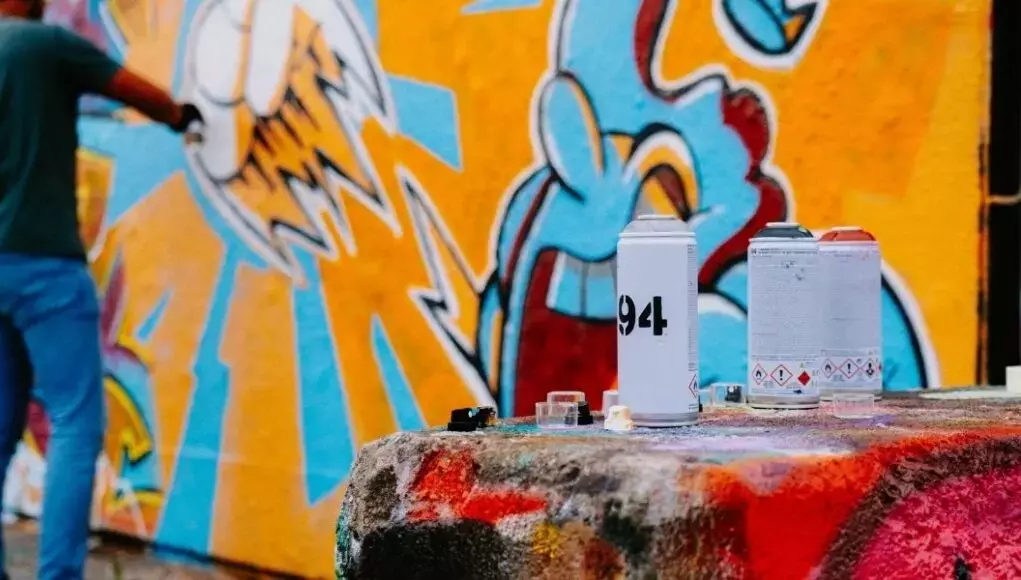 L'Arte come Ponte: Riqualificazione Urbana e Riscatto Sociale a Bologna