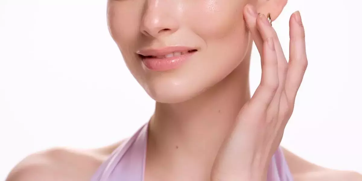 Notino Rivela la Sua Nuova Collezione Make-Up Ibrida tra Trucco e Skincare