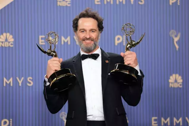 Matthew Rhys: Il Trionfo Storico agli Emmy 2026 con Doppia Vittoria