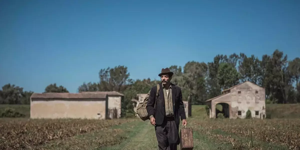 “Giovannino Guareschi”: Un Ritratto Televisivo dell'Uomo Dietro i Personaggi Iconici