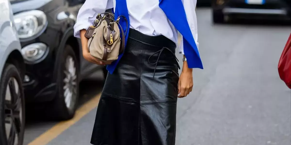 La Gonna in Pelle Midi: Protagonista Inaspettata della Moda Autunnale Milanese