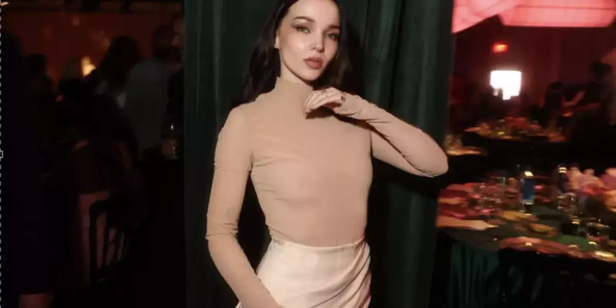 Il look nuziale celestiale di Dove Cameron per il suo matrimonio da sogno