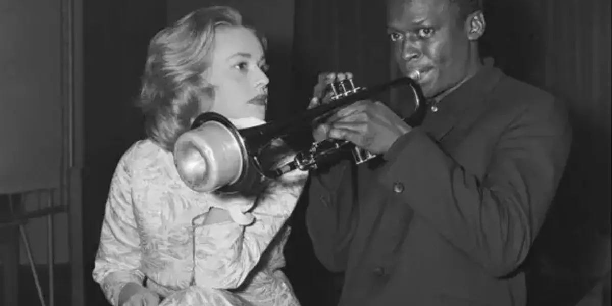 La Sinfonia Improvvisata di Miles Davis per Jeanne Moreau: L'Ispirazione Dietro Saint Laurent