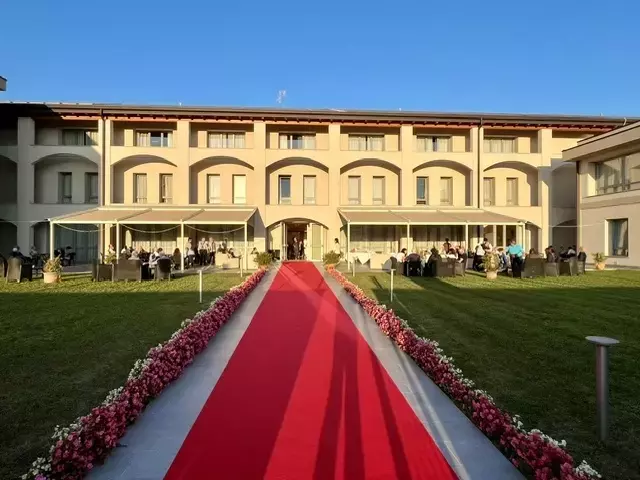 Una Serata Indimenticabile all'RSA Pascoli: Convivialità e Sorrisi Sotto le Stelle