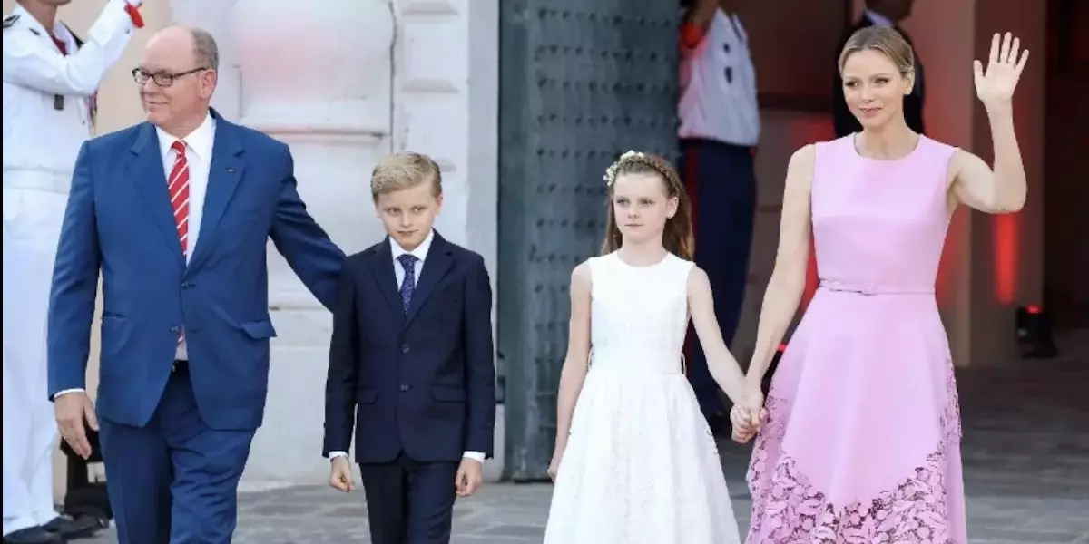 Il Tailleur Chiaro: Charlène di Monaco e Laura Mattarella a Confronto Stile