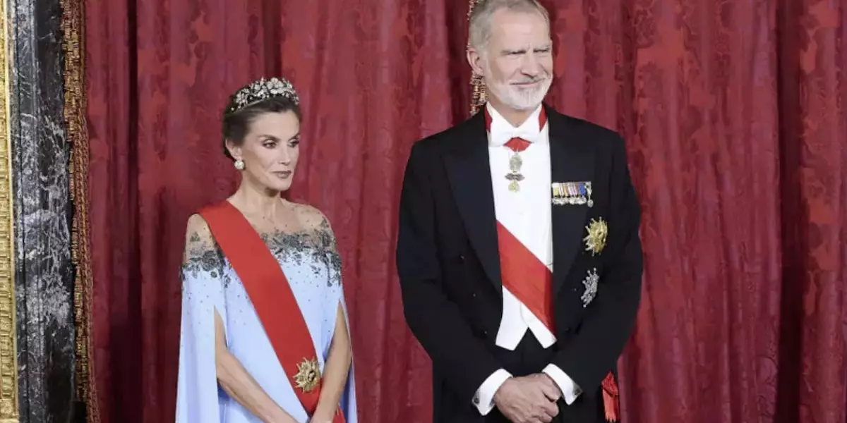 La Tiara Fleur-de-Lys: Un Gioiello Reale con Radici Britanniche e Destino Spagnolo