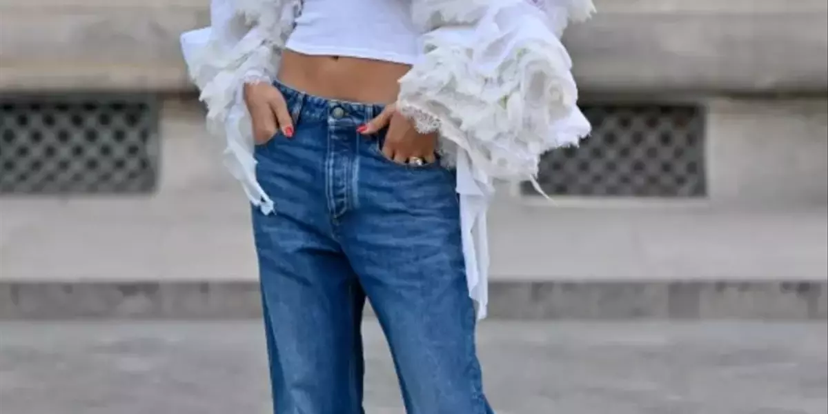 Zendaya e il Trionfo del Jeans a Vita Bassa nell'Alta Moda Louis Vuitton