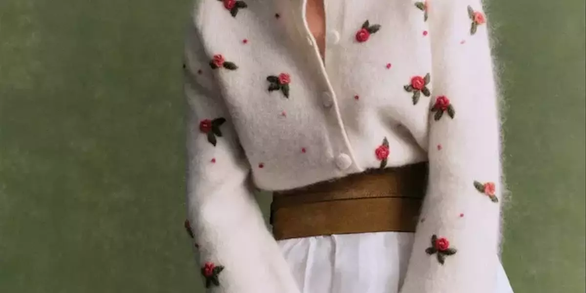 Bianca Balti: La Battaglia e la Rinascita dopo il Cancro, Un Messaggio di Speranza nell'Ottobre Rosa