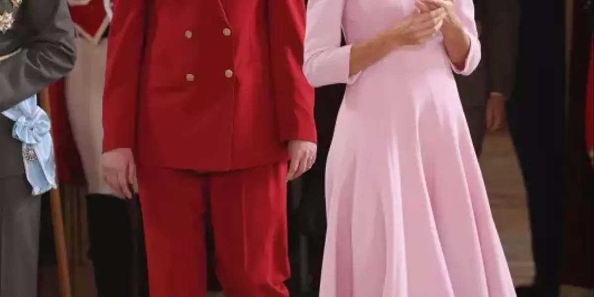 La Regina Letizia di Spagna e l'Ottobre Rosa: Un Impegno Stilistico per la Sensibilizzazione