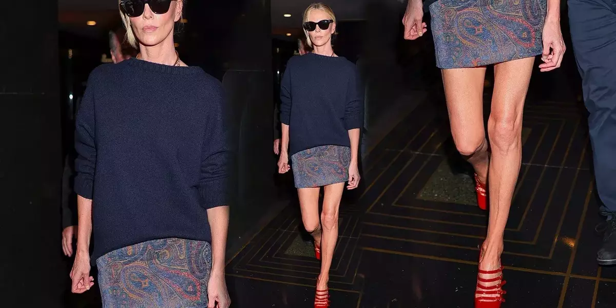Camicia con Fiocco e Minigonna: Un Abbinamento Rivoluzionario per l'Autunno