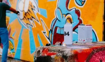 L'Arte come Ponte: Riqualificazione Urbana e Riscatto Sociale a Bologna