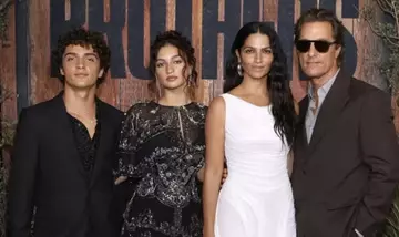 Matthew McConaughey e Famiglia Illuminano il Red Carpet con l'Amico Woody Harrelson