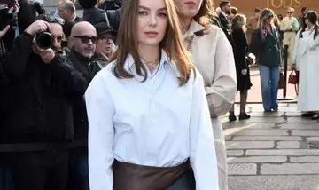 Alexandra di Hannover Rivela l'Abito Vintage di Grace Kelly, Incantando il Mondo della Moda