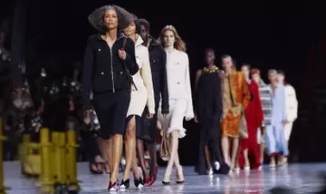 Chanel Ritorna alle Radici a Deauville per la Sfilata Cruise 2027/28