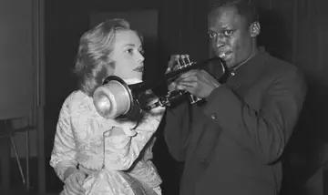 La Sinfonia Improvvisata di Miles Davis per Jeanne Moreau: L'Ispirazione Dietro Saint Laurent