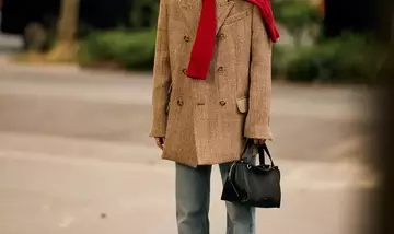 Il Rosso: L'Elemento Chiave per Rinfrescare il Tuo Stile Autunnale