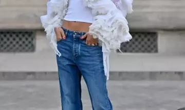 Zendaya e il Trionfo del Jeans a Vita Bassa nell'Alta Moda Louis Vuitton
