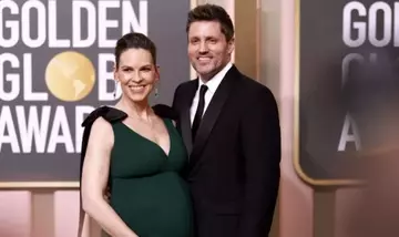 Hilary Swank Incinta a 52 Anni: Una Celebrazione di Vita e Impegno